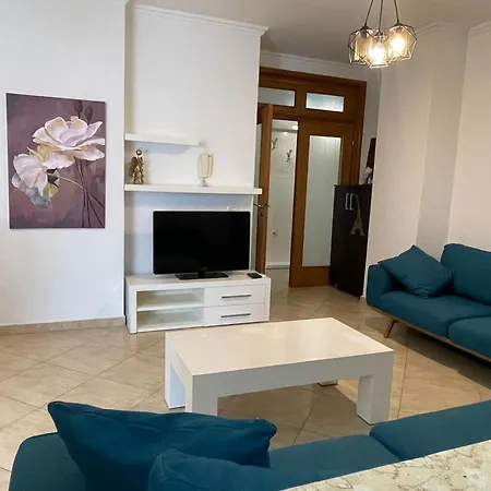 Artsy Living Selvia Apartment