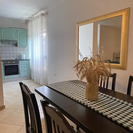 Apartment Artsy Living Selvia Tirana