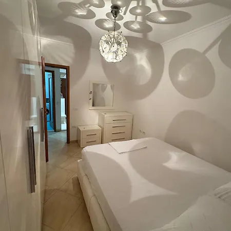 Artsy Living Selvia Apartment